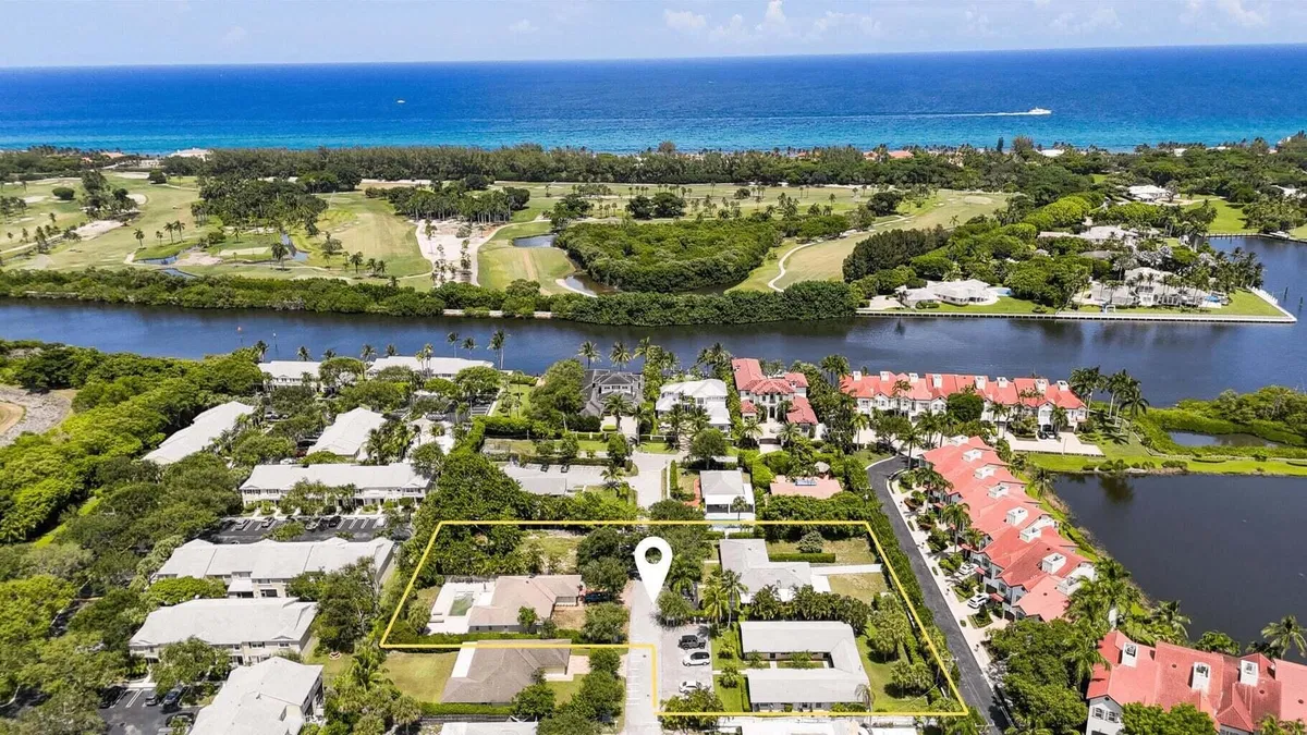 Palm Trail Delray Beach Residence photo 13