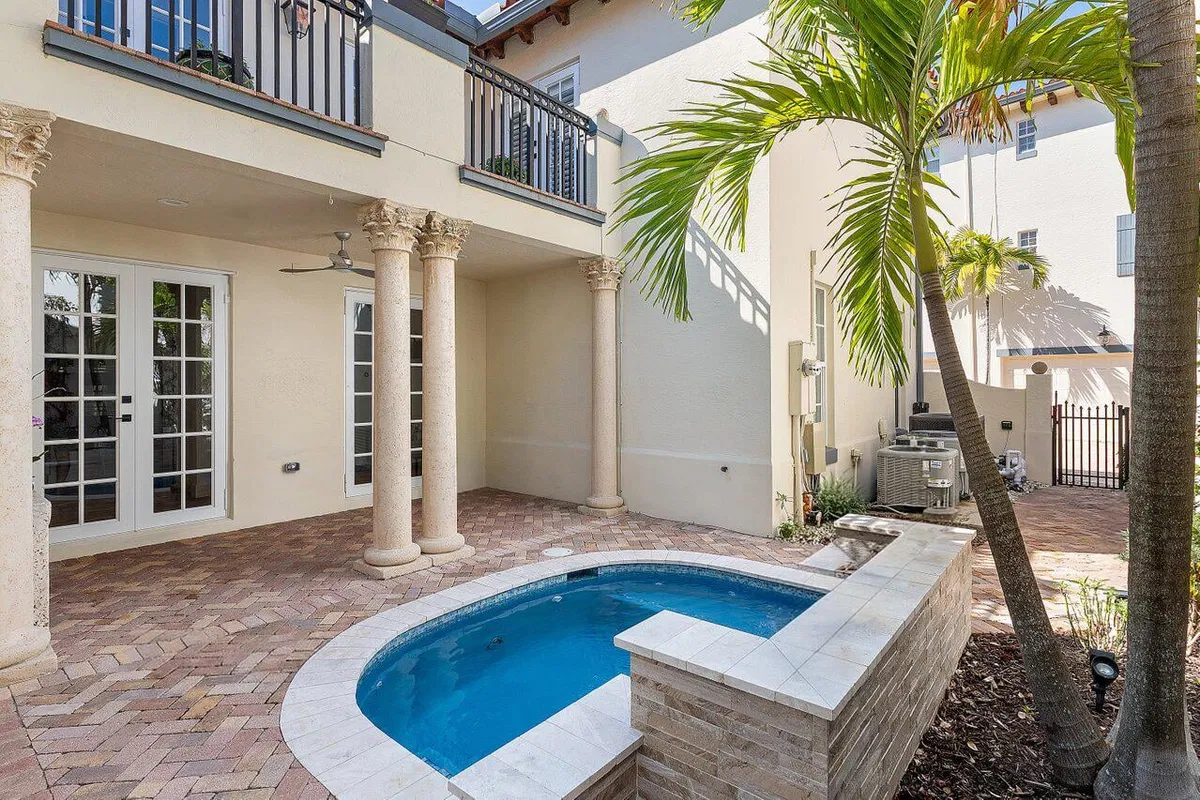 Palm Trail Delray Beach Residence photo 37