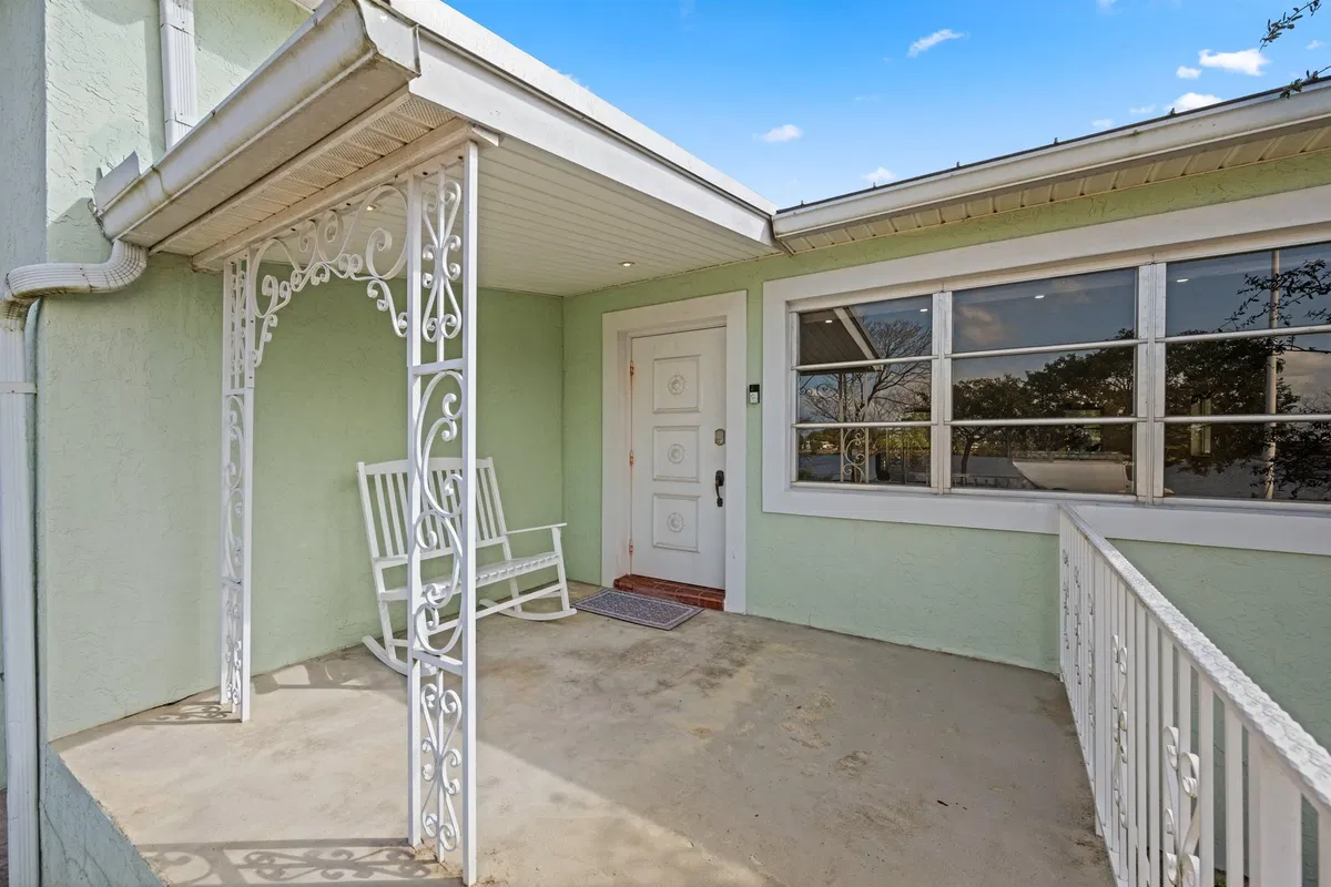 Residence photo 4