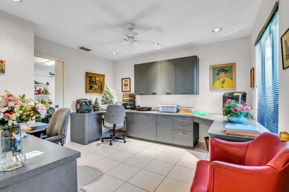 Residence photo 34