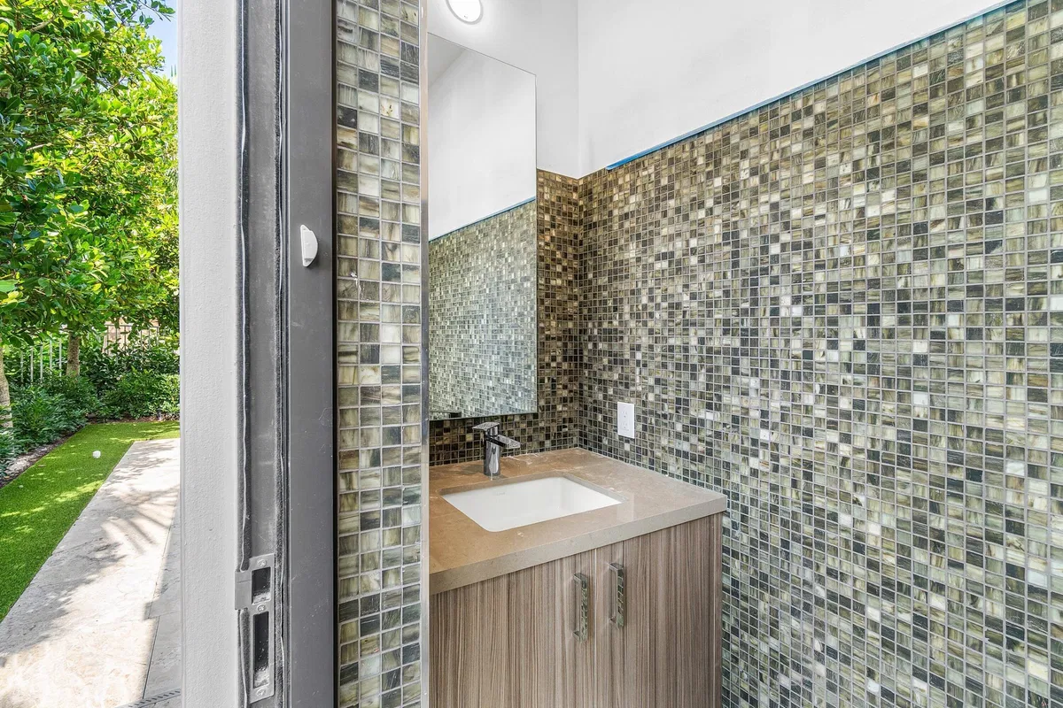 Palm Trail Delray Beach Residence photo 34