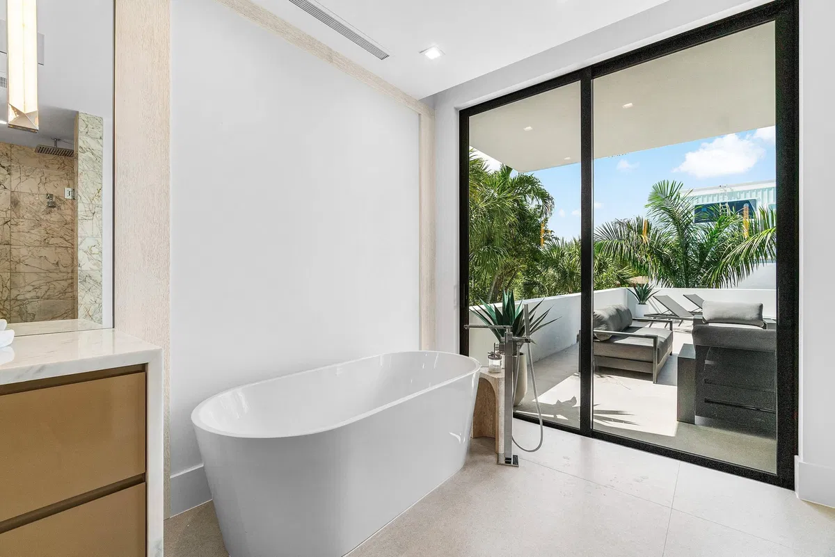 Palm Trail Delray Beach Residence photo 46