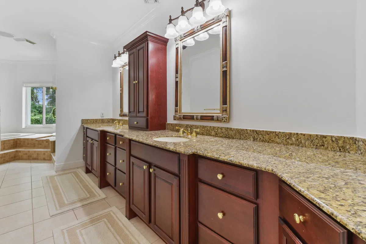 West Palm Beach Residence photo 16