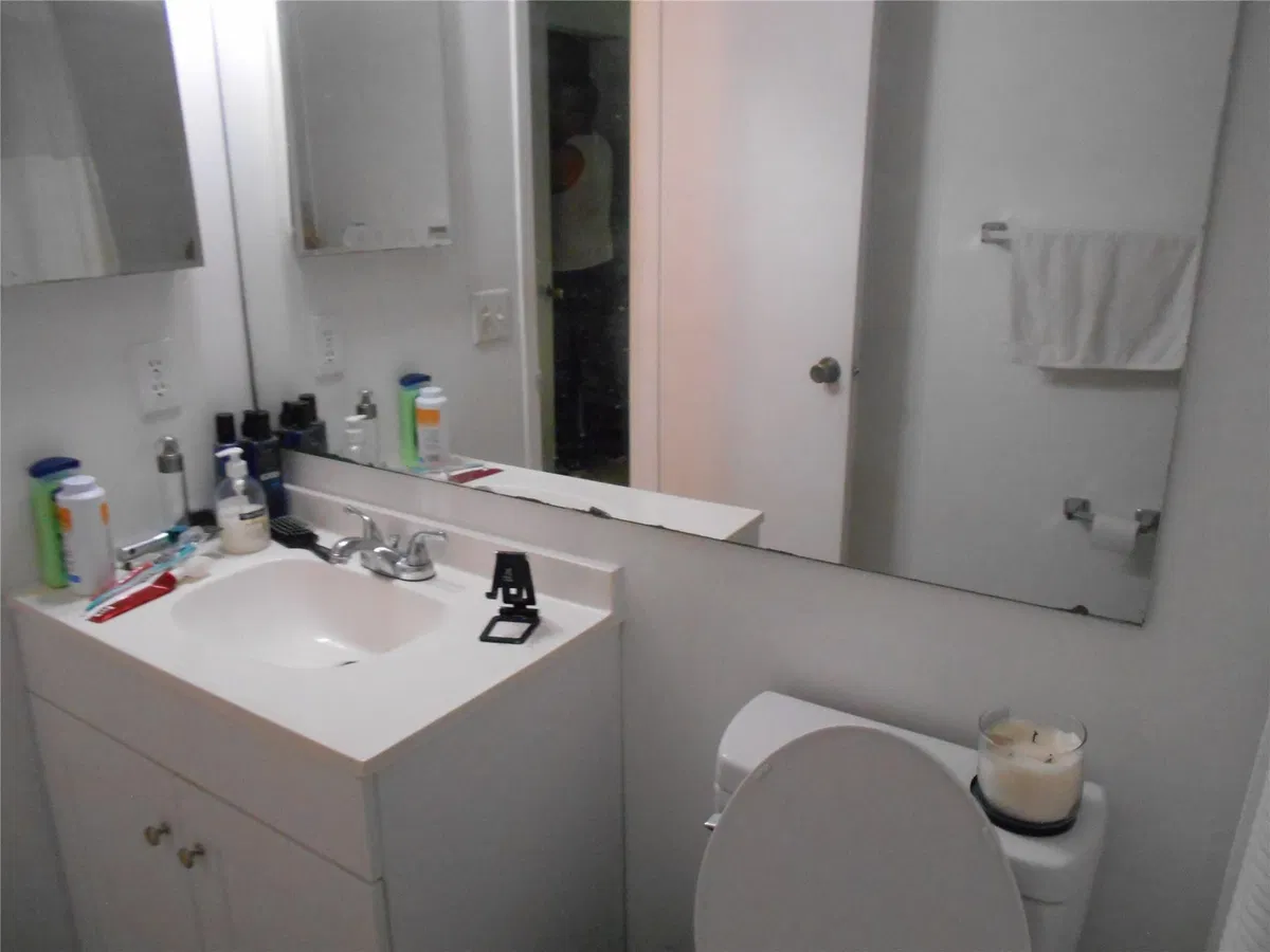  Unit C photo 19