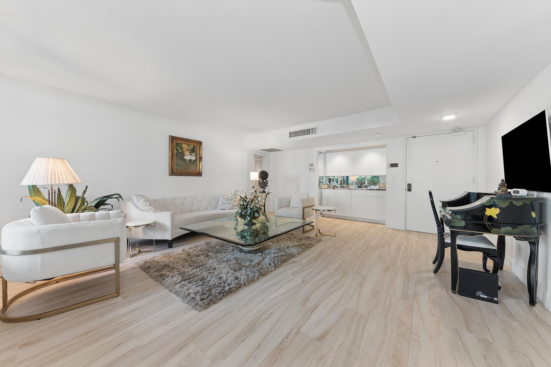Mizner Court Unit 102 photo 4