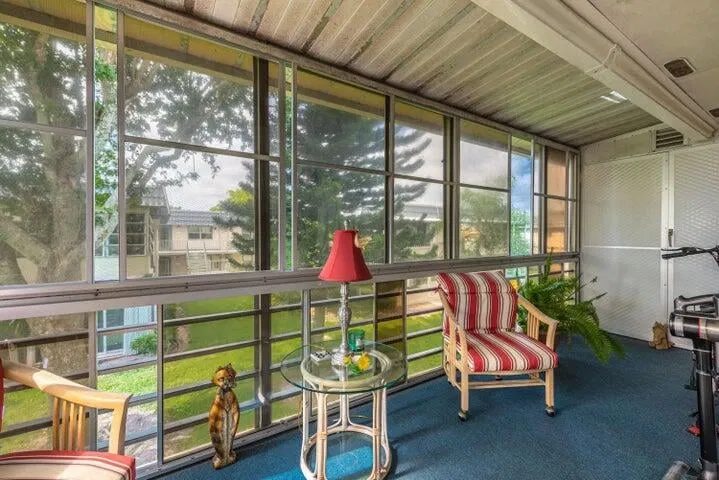Residence photo 25