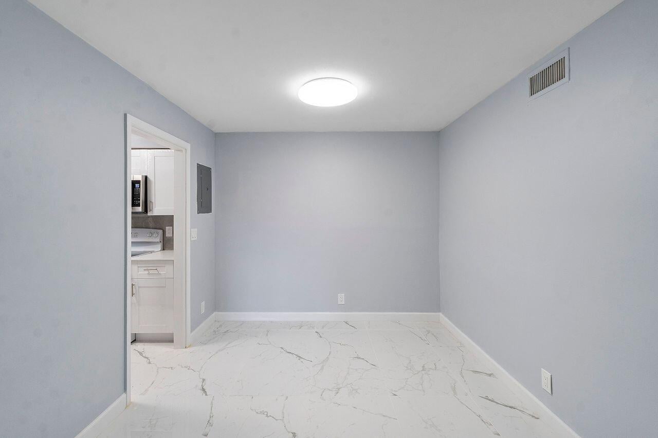 Unit 107 photo 10