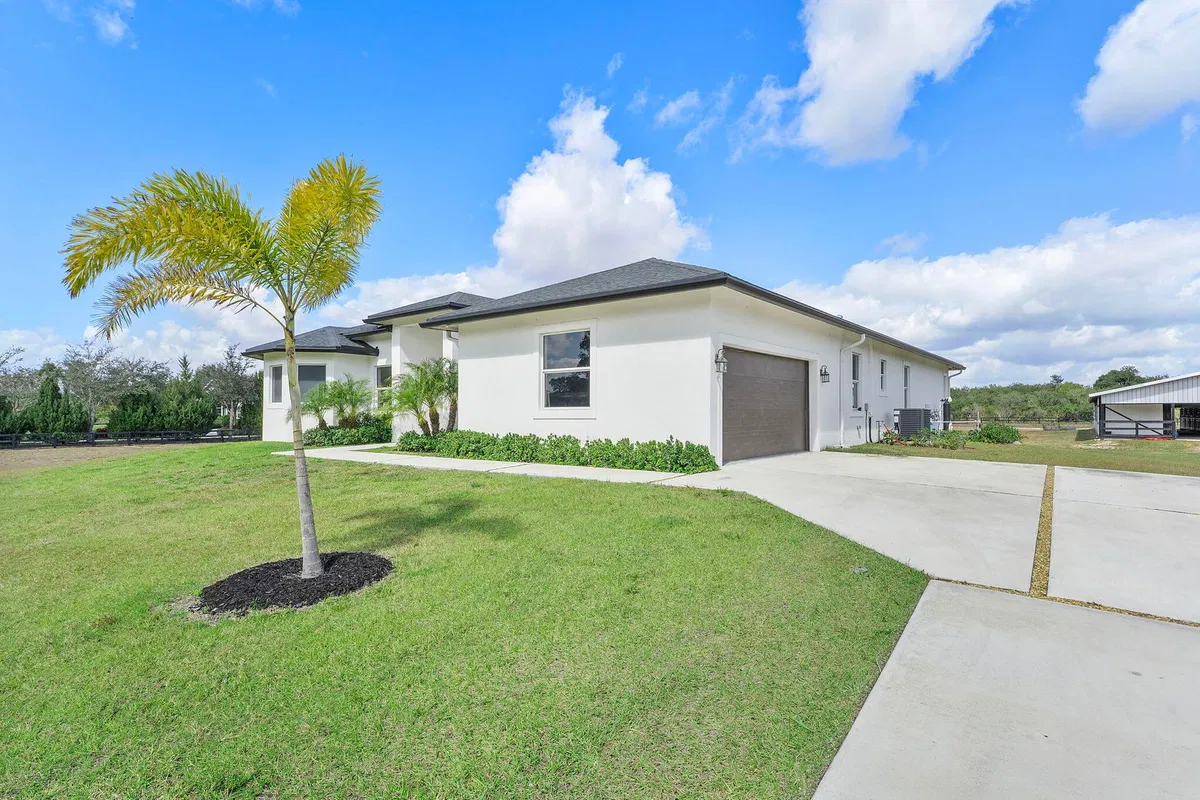 Residence photo 37