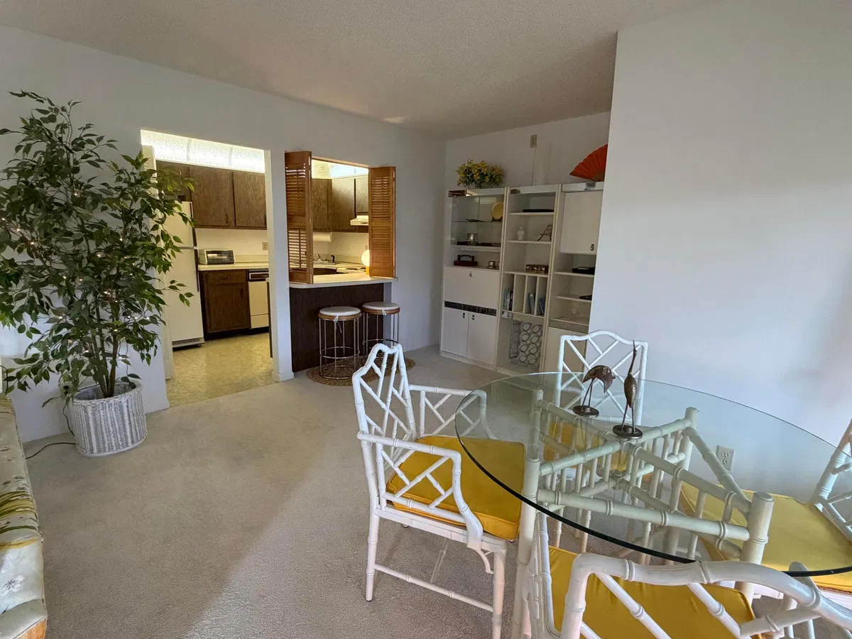 Unit C-2 photo 16