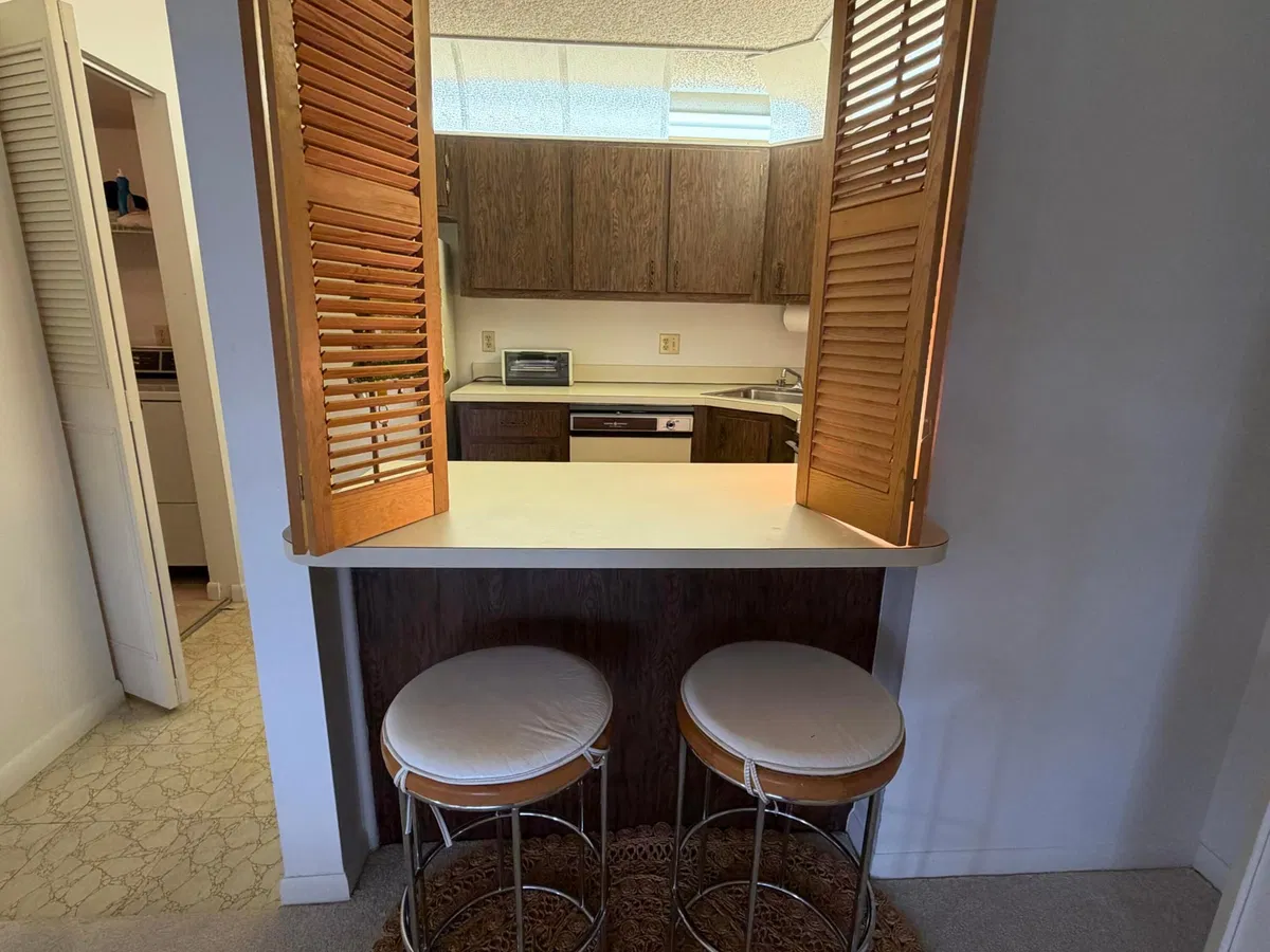 Unit C-2 photo 19