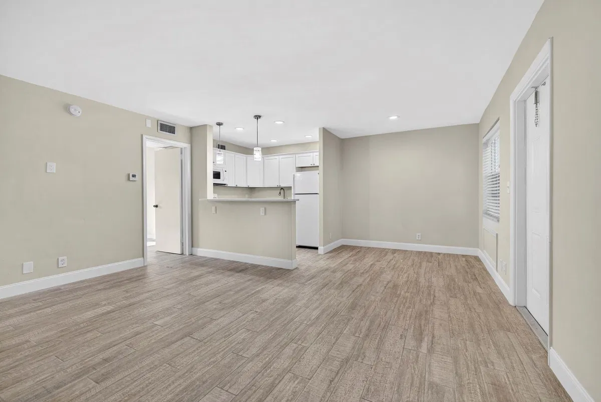Singer Island Residence photo 16