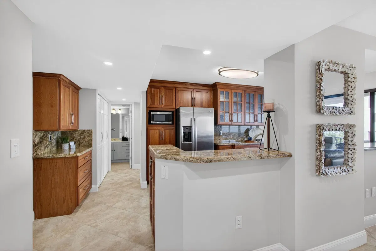Singer Island Unit 1-406 photo 4