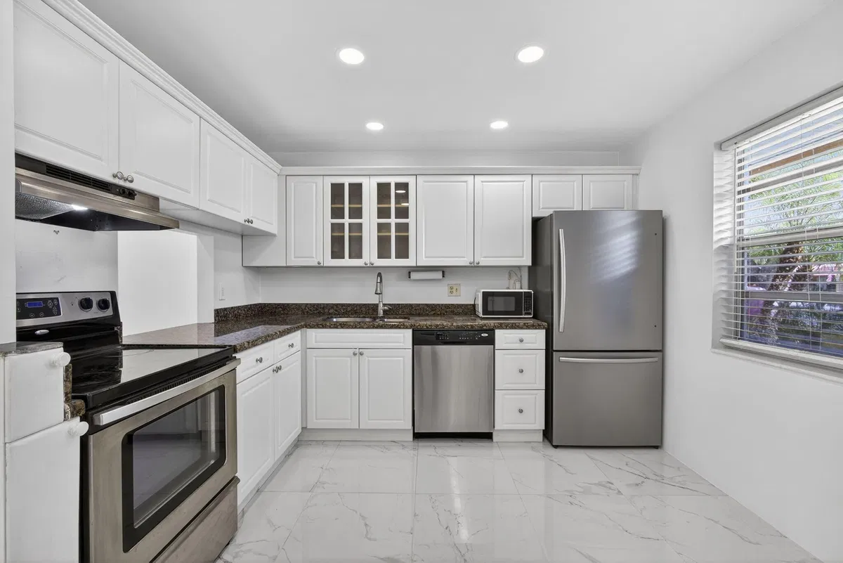 Residence photo 4