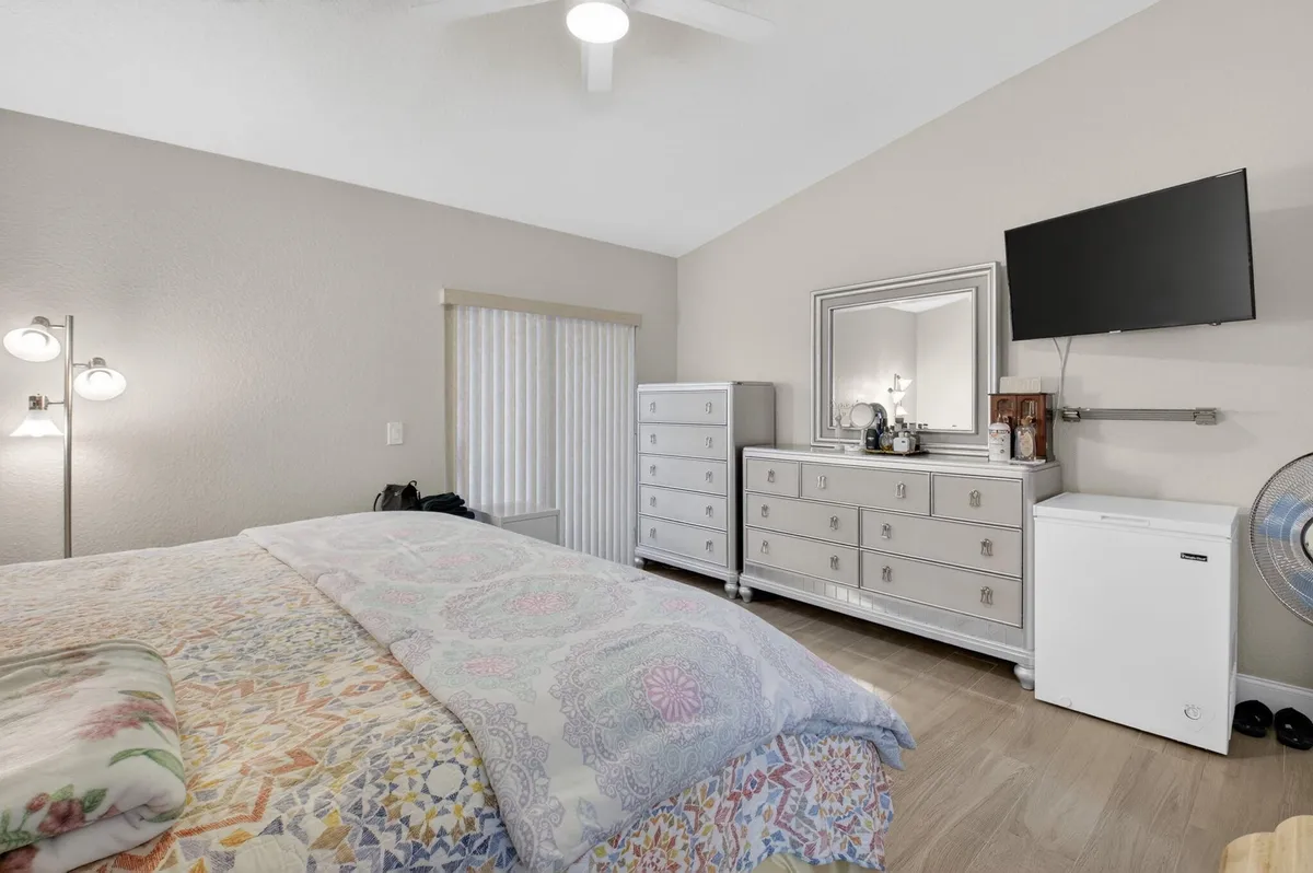 Residence photo 13