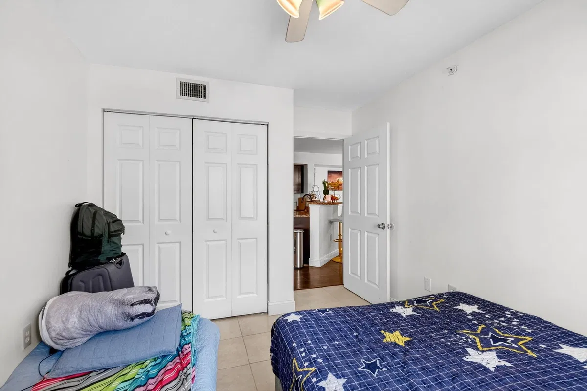 Unit 101 photo 19