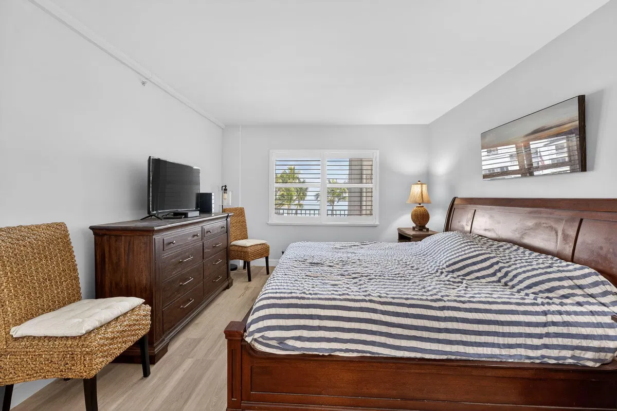 Sea Gate Palm Beach Unit 302 photo 22