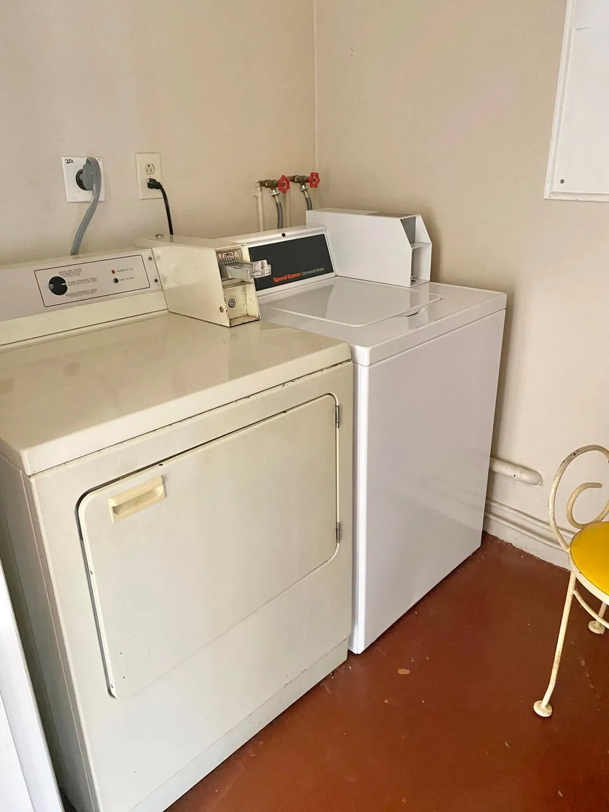 Unit 204 photo 22