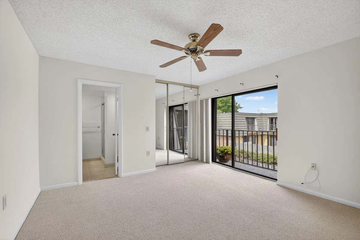  Residence photo 22