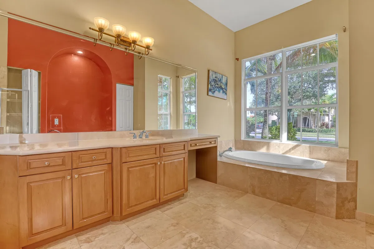  Residence photo 34
