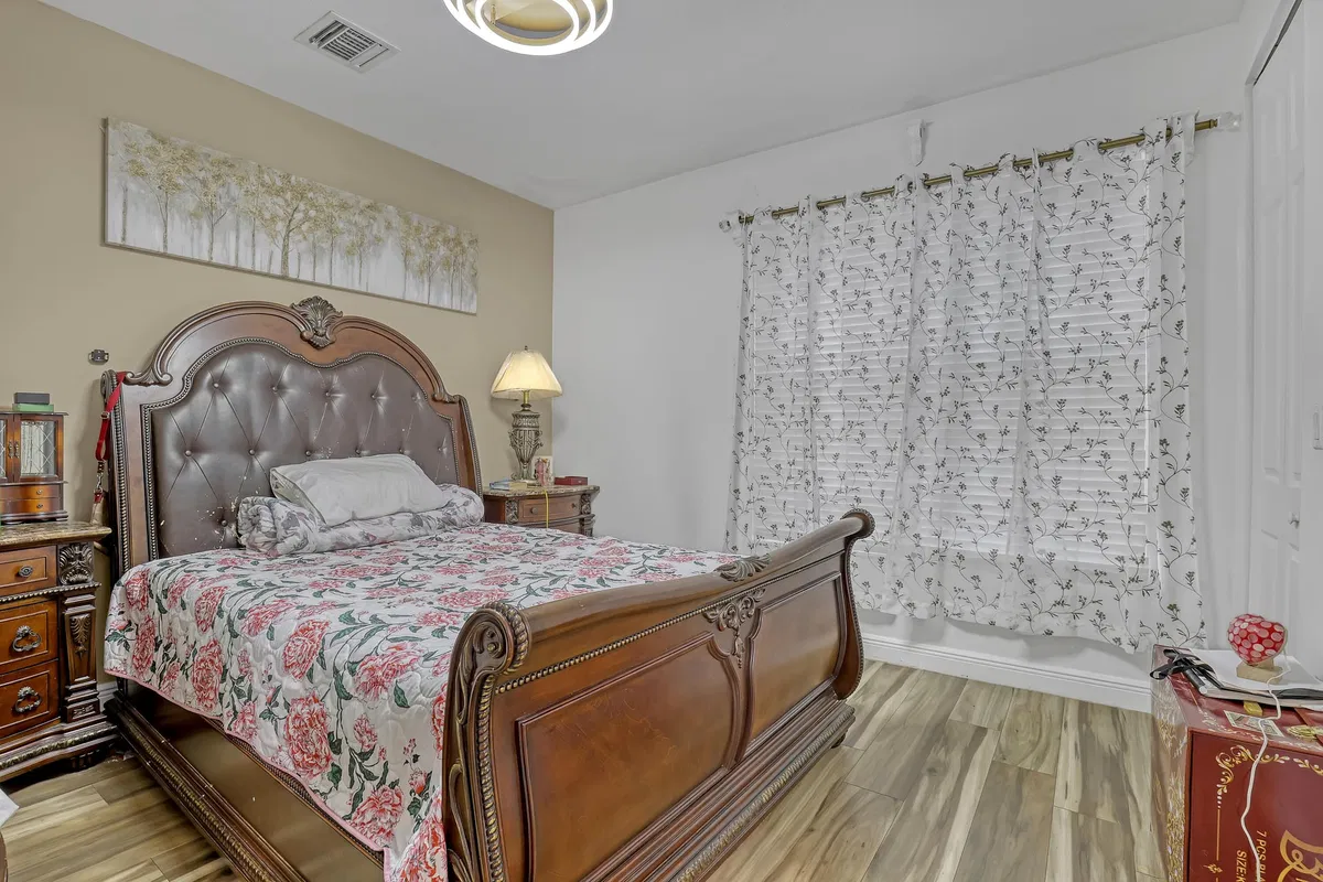  Residence photo 37