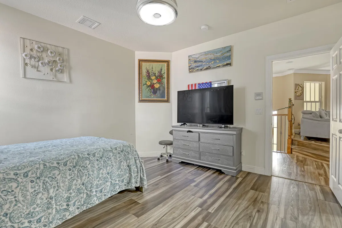  Residence photo 52
