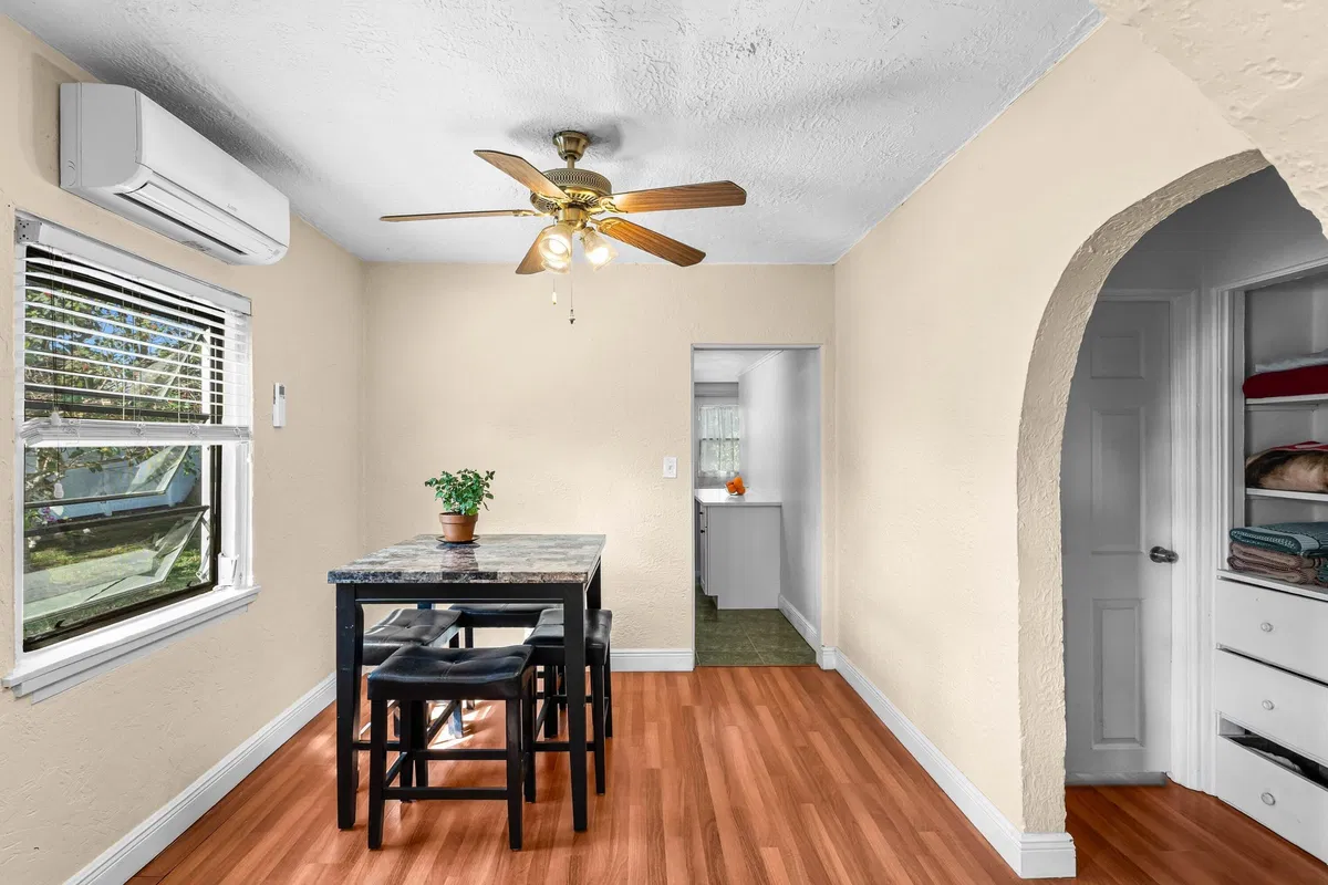 Residence photo 10