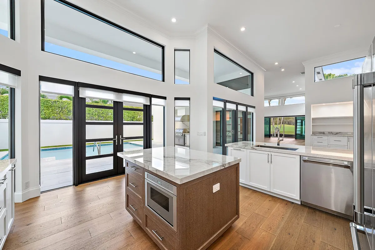 Admirals Cove Residence photo 19