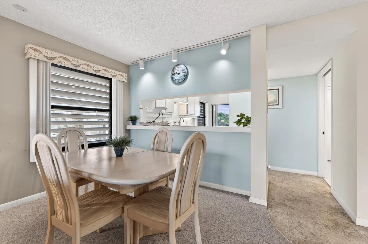 Unit 106 photo 22