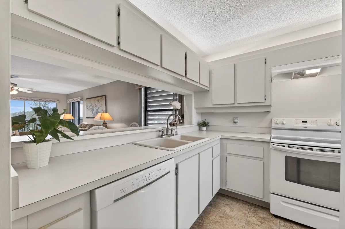 Unit 106 photo 25