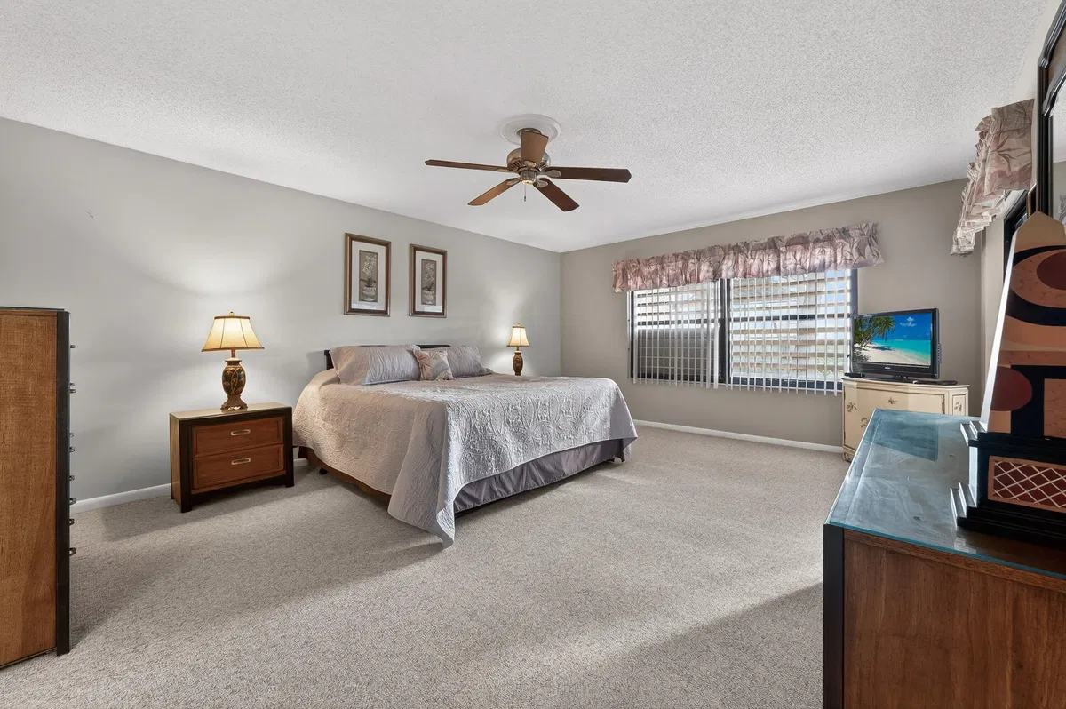 Unit 106 photo 31