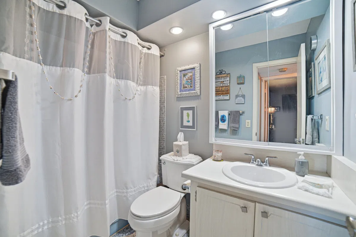 Unit 207 photo 13
