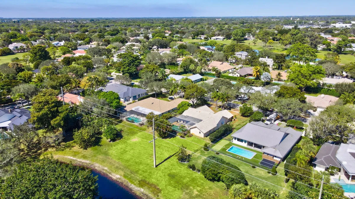 Boca Bath & Tennis Residence photo 10