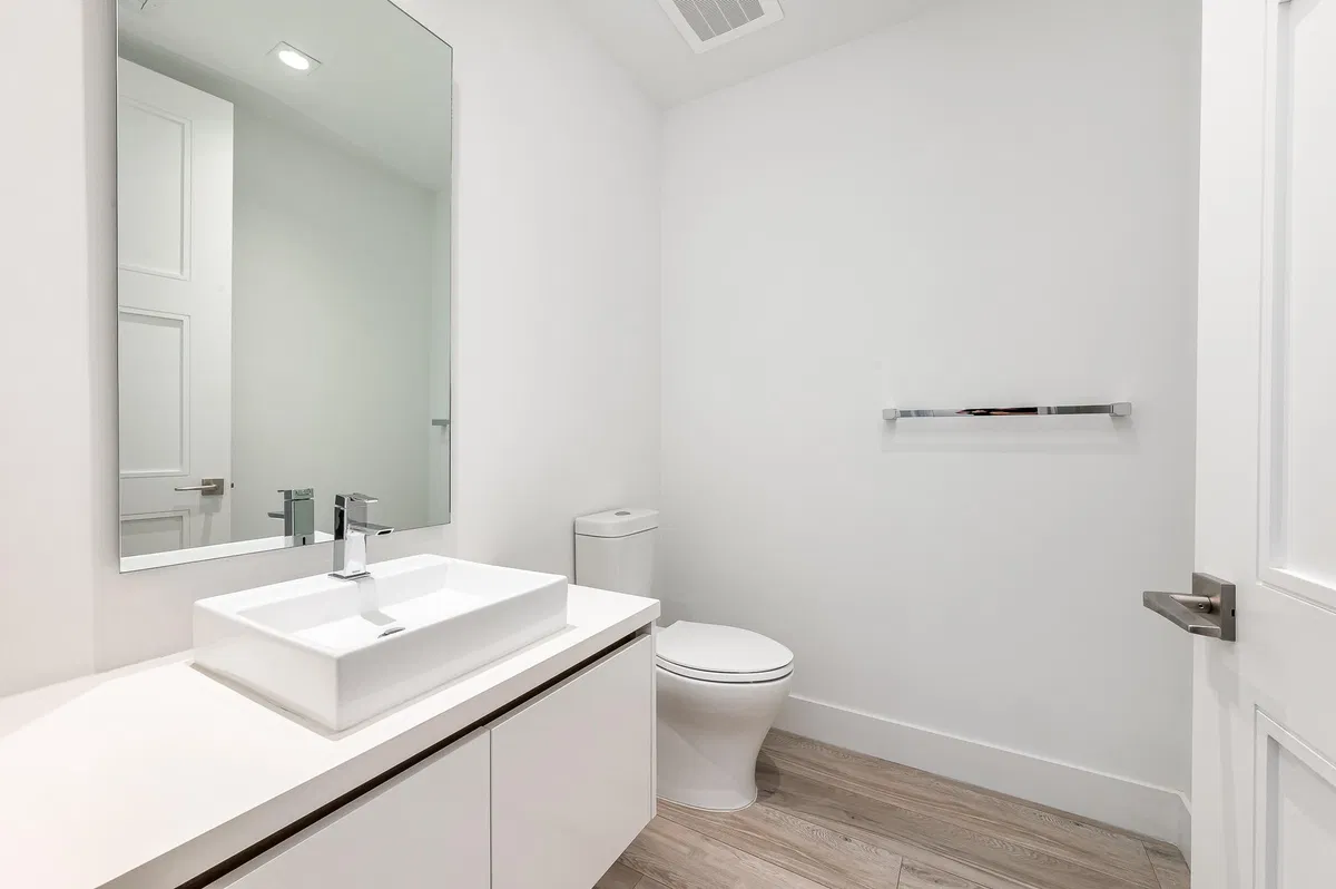 Tower 155 Unit 516 photo 19