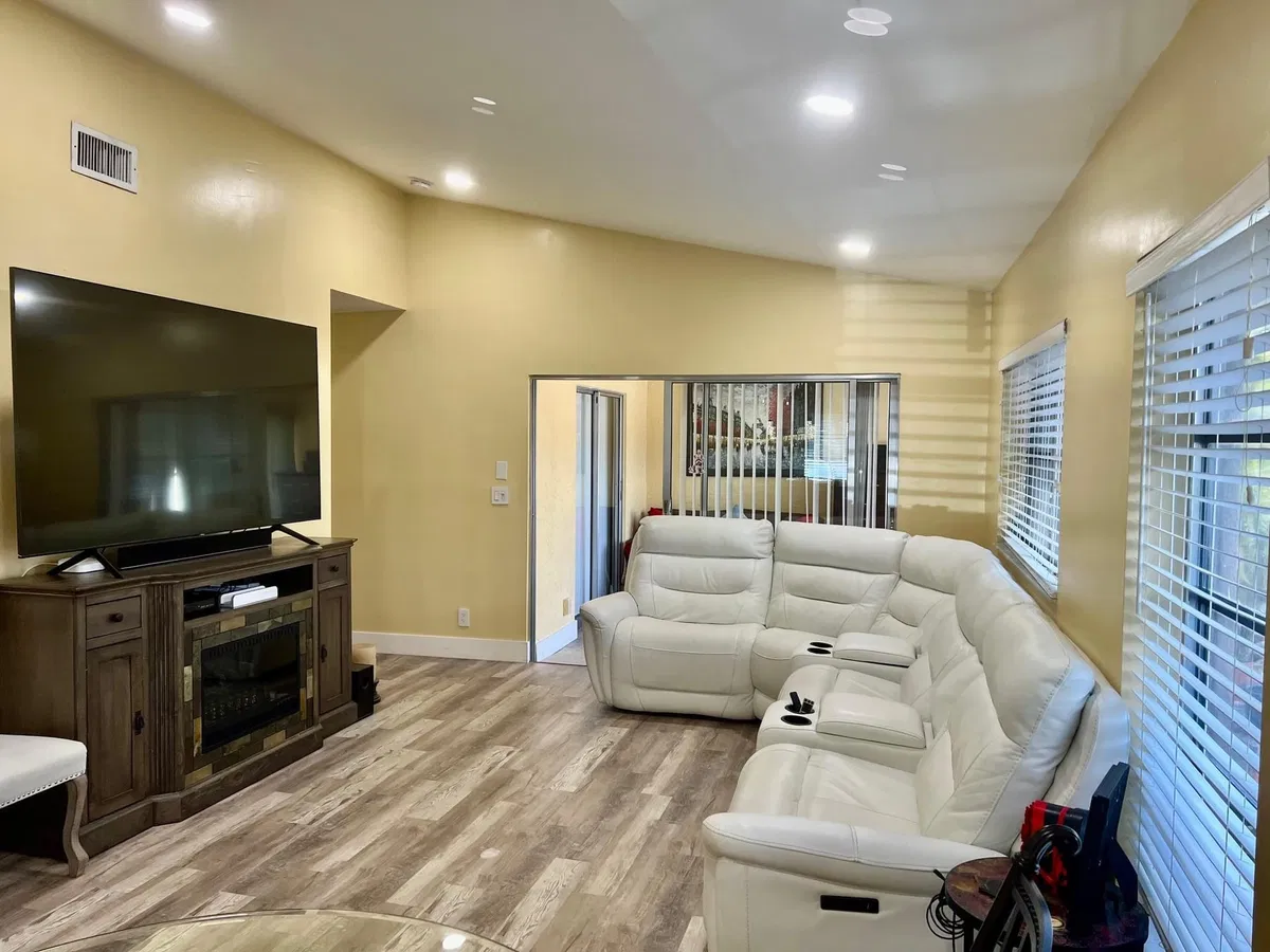  Unit 8053 photo 7