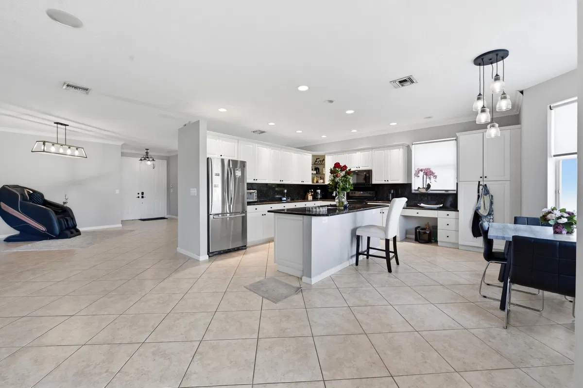 Residence photo 19