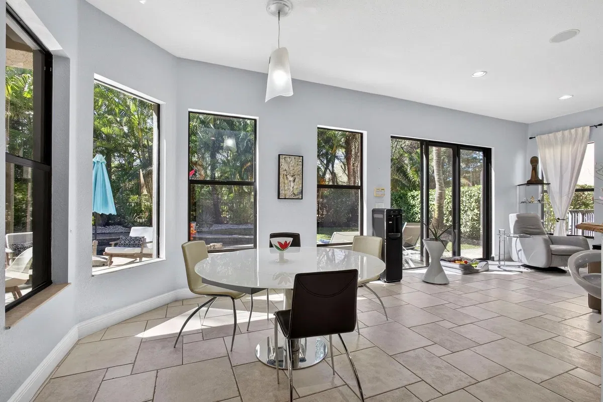  Residence photo 25