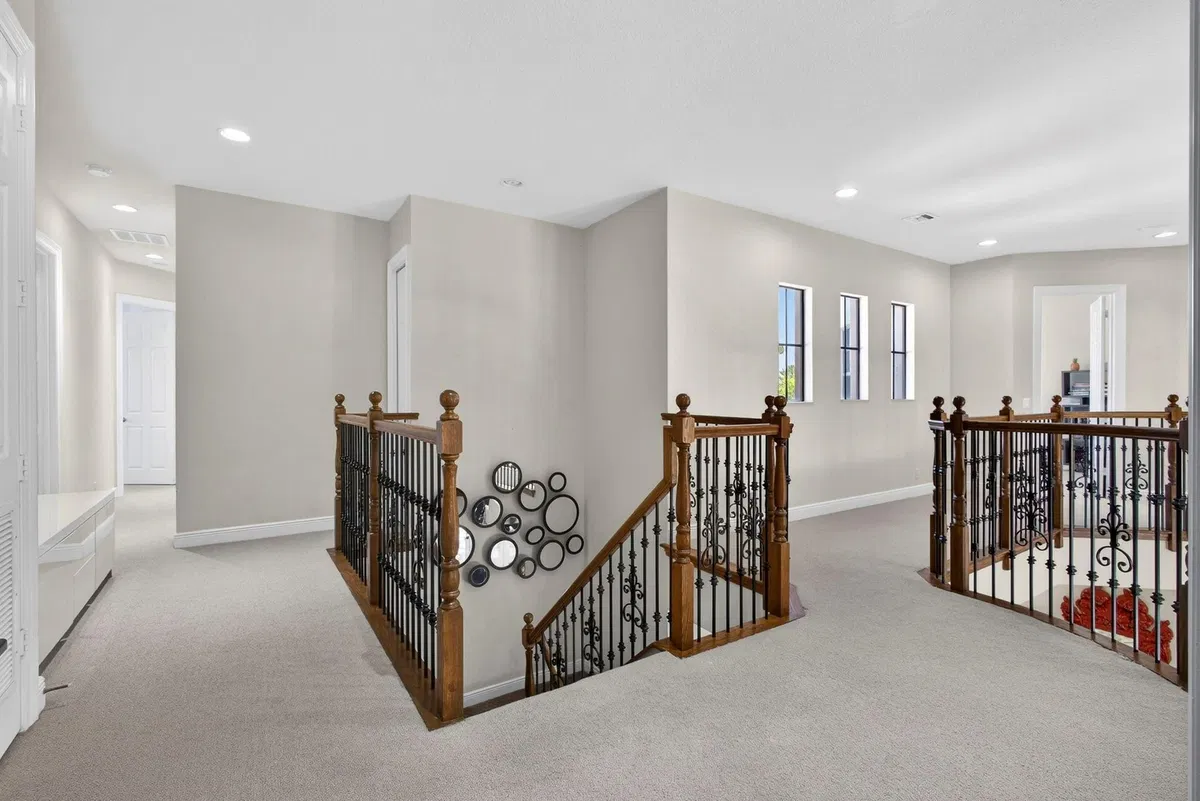  Residence photo 43