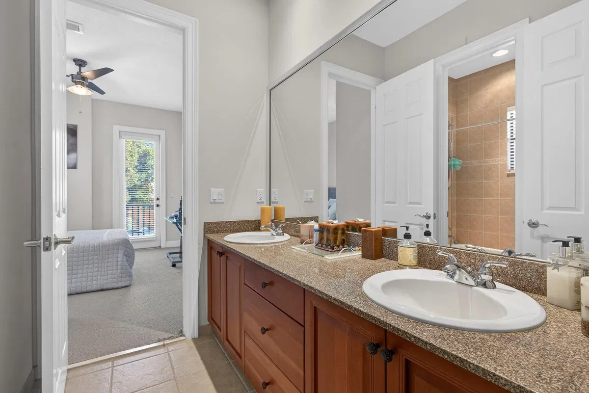  Residence photo 46