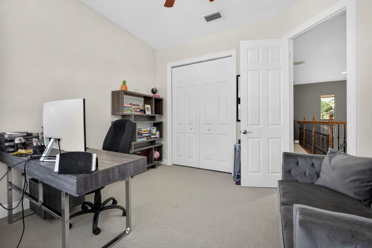  Residence photo 55