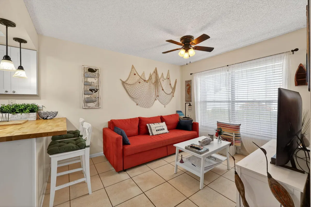 Unit 603 photo 10