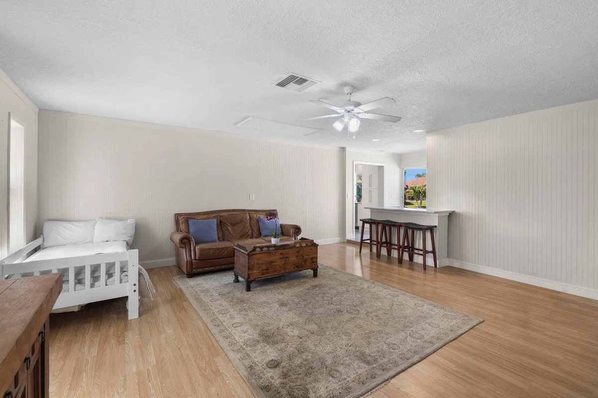 Residence photo 16