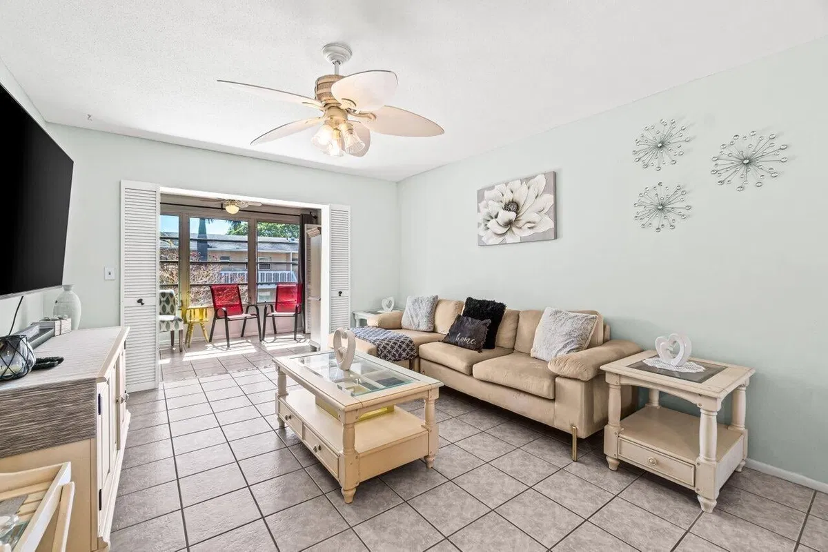Unit 202 photo 13