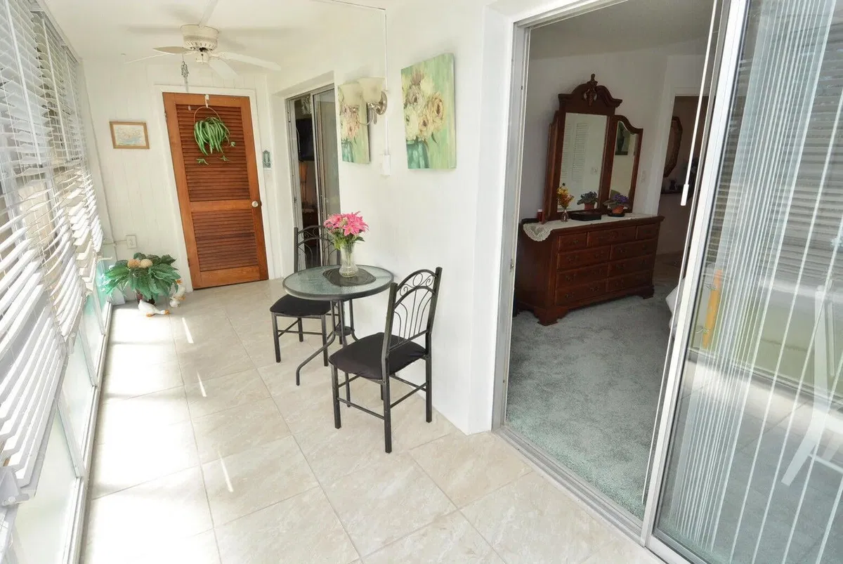 Unit 309 photo 25