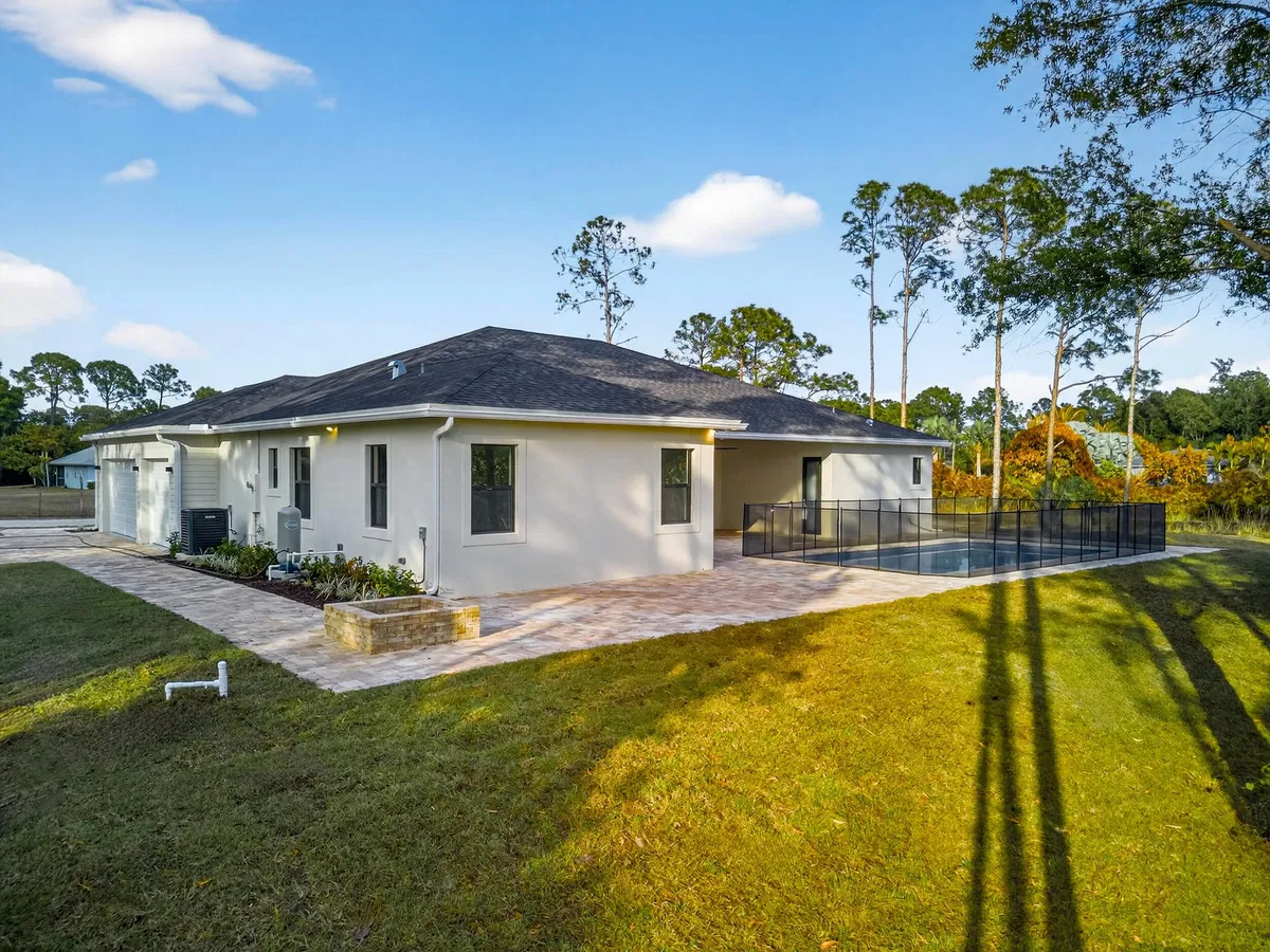  Residence photo 16