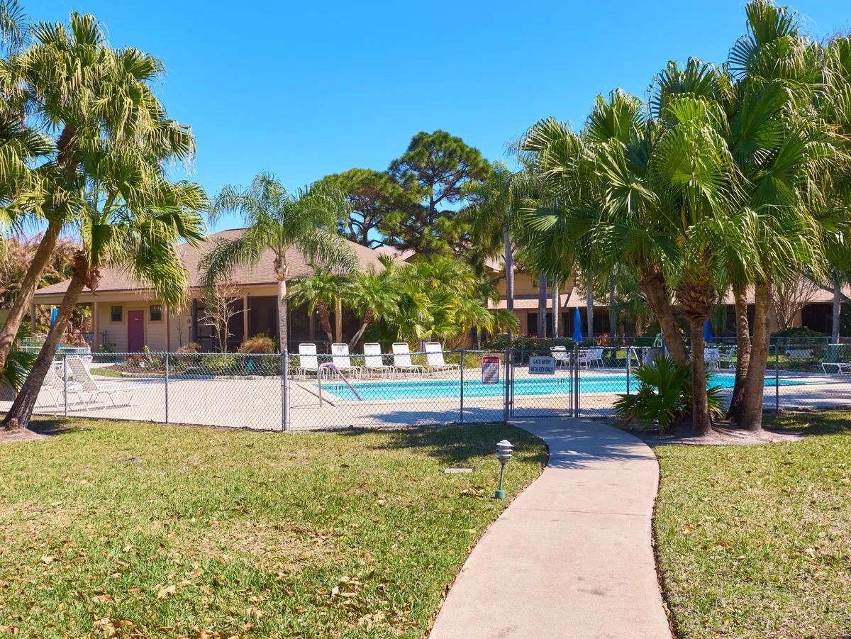 Residence photo 43