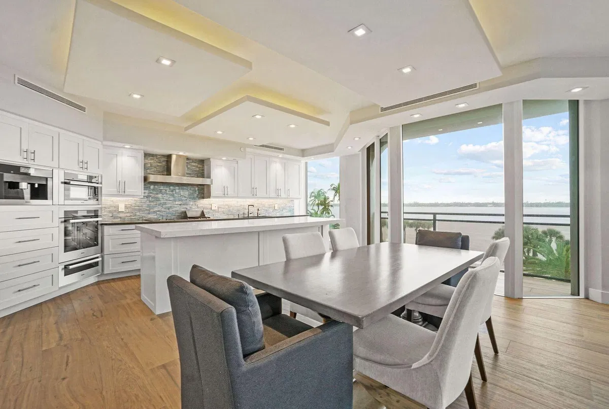 Miraflores Palm Beach Unit 306n