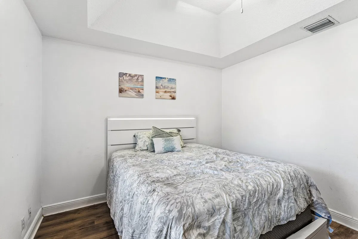 Residence photo 19