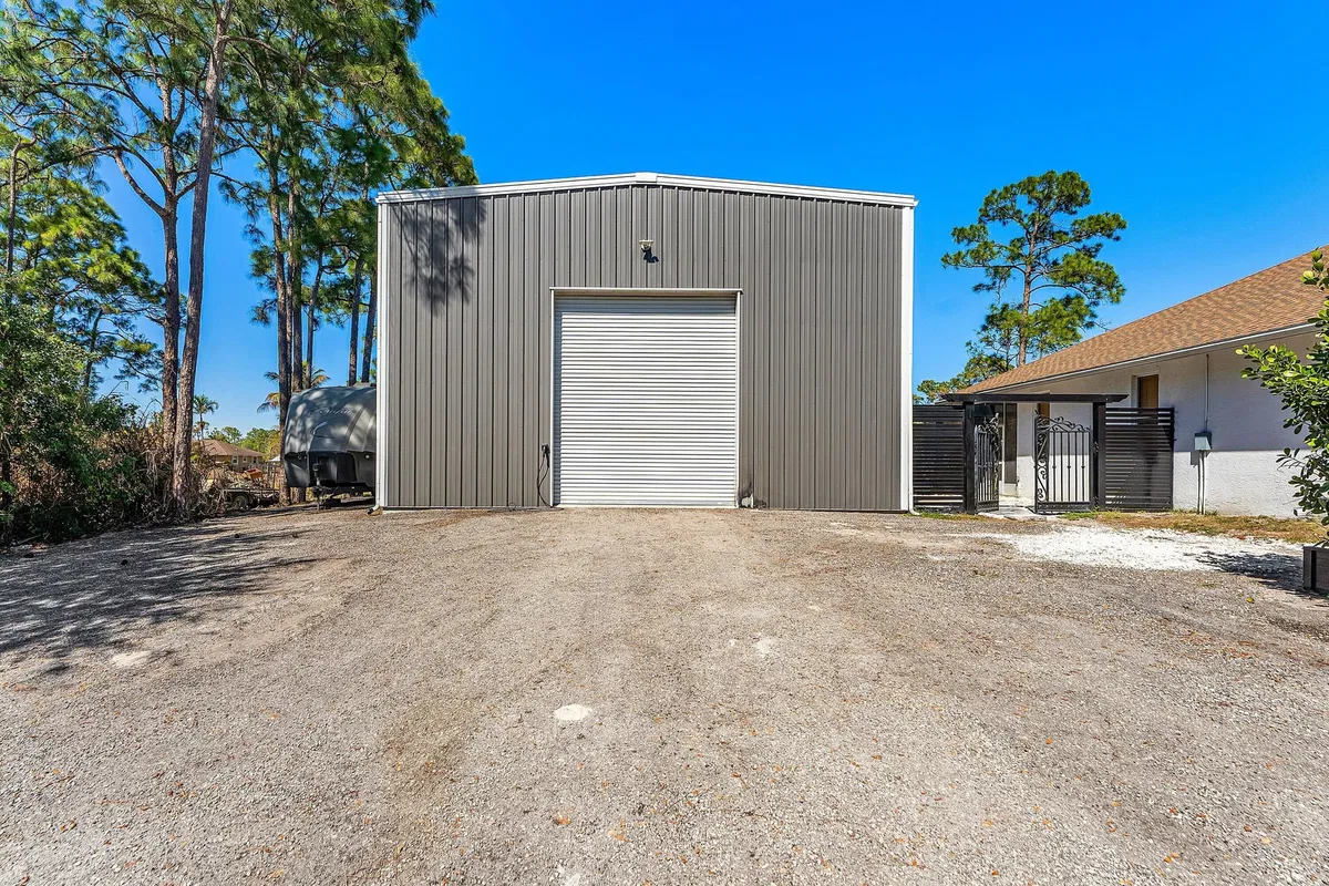 Residence photo 25