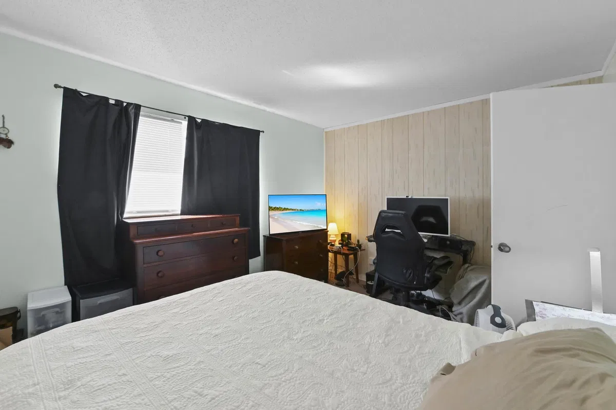 Unit 313 photo 13