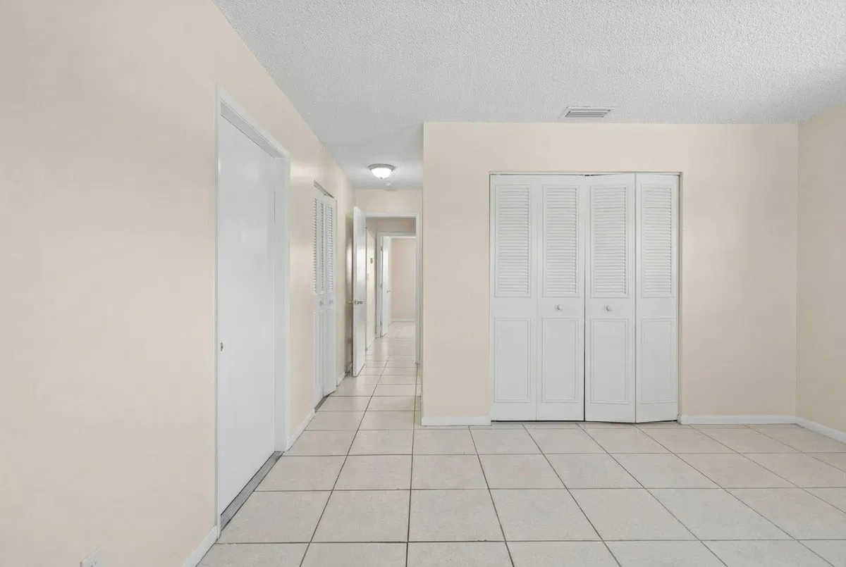 Residence photo 34
